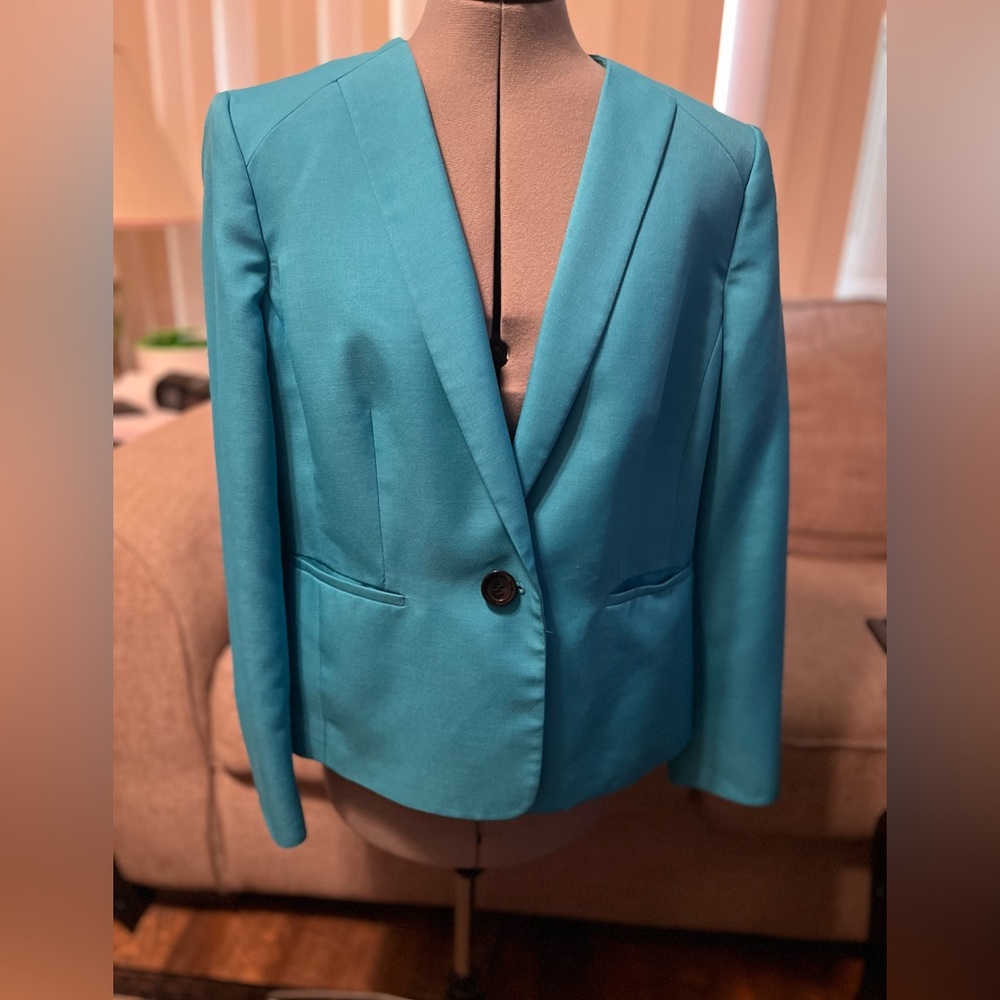 Black label women’s blazer aqua blue